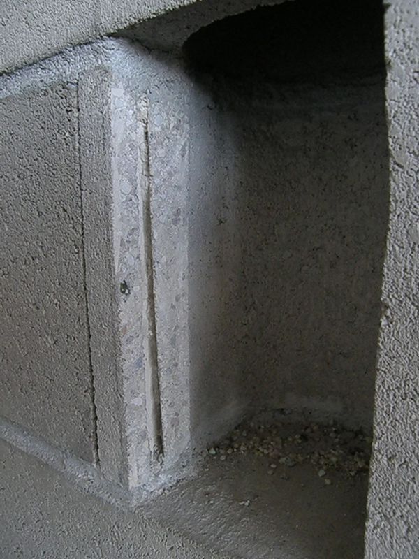 ventiliacijos kanalų įrengimas betono blokelių sienoje